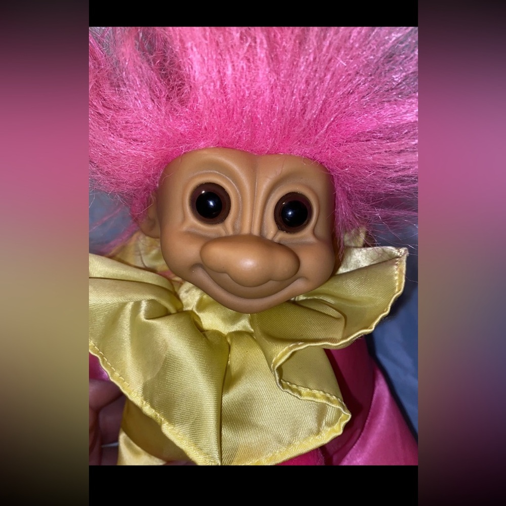 Troll Doll Pink Hair Yellow Clown Jester Suit Russ Plush 9" Russ Berrie and CO